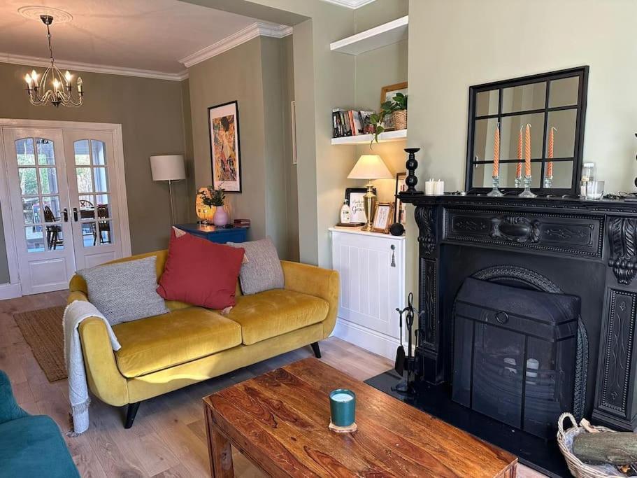 Townhouse In Belfast, Newtownabbey. Villa Екстериор снимка