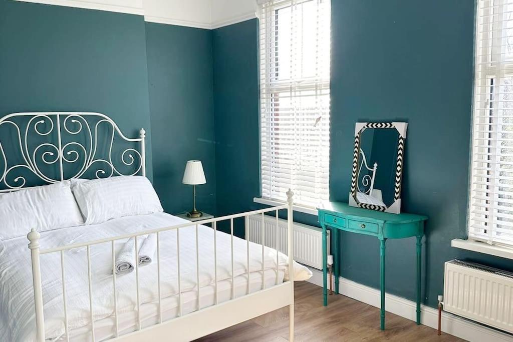 Townhouse In Belfast, Newtownabbey. Villa Екстериор снимка